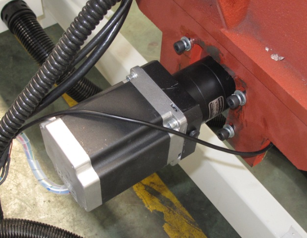 Шаговый двигатель для фрезера