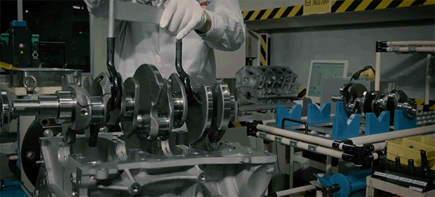 Ручная сборка двигателя для Nissan GT-R 2017 года - это сложнейший пазл