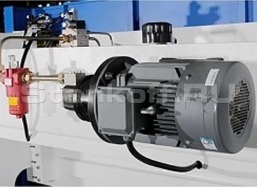 Главный двигатель Siemens (Германия)