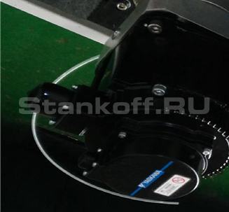 Второй серводвигатель FUJI 1800 Вт заднего патрона