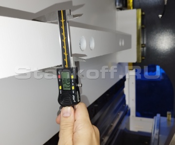 Усиливающая балка траверсной плиты