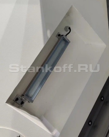 Вспомогательный источник света 