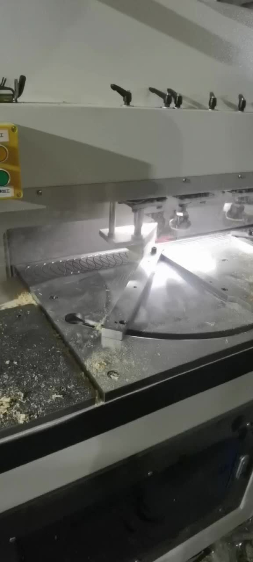 Обрабатывающий центр с ЧПУ для обработки шпунтовых соединений JW-75 обработка материала