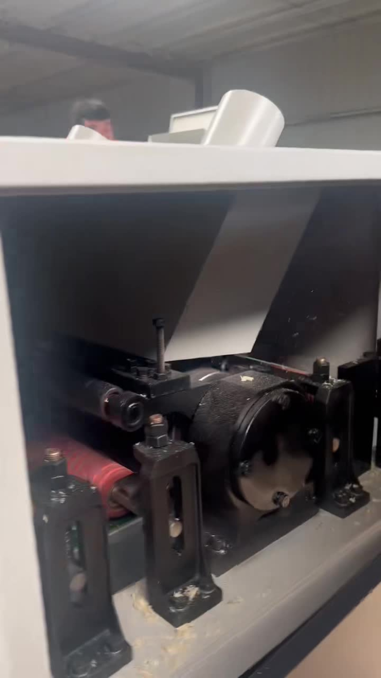 Строгание заготовок на рейсмусовом станке FXY-1300