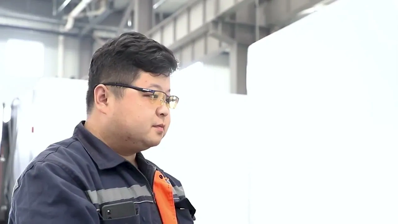 Волоконный лазерный станок тяжелой серии 1530W