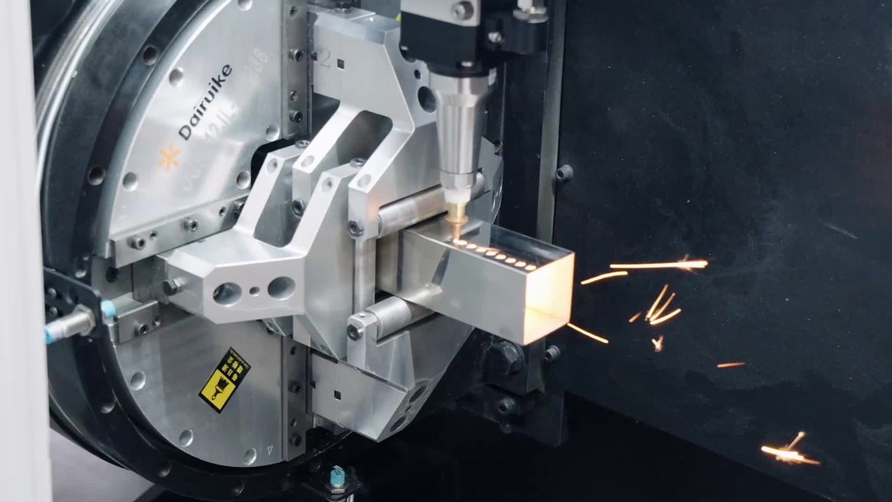 Резка трубы на лазерном труборезе XT-TK240