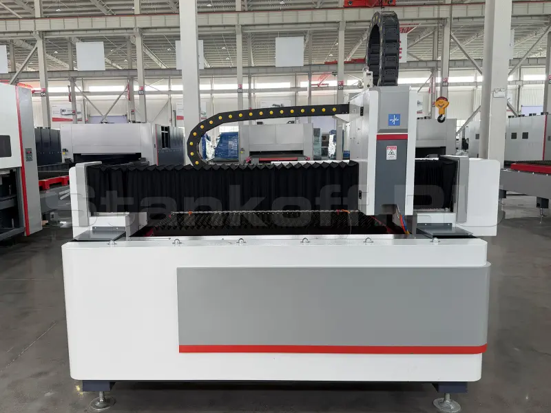 Оптоволоконный лазерный станок HGTECH SMART-3015PLUS/3000 Raycus