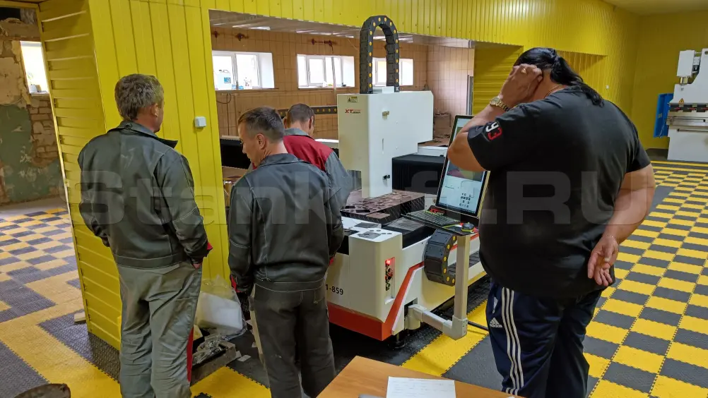 Пусконаладка оптоволоконного лазерного станка для резки листов и труб XTC-1530HT/3000 Raycus в Вичуге