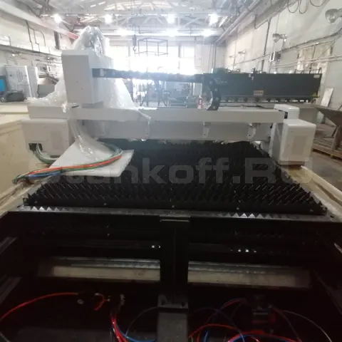 Поставка и запуск оптоволоконного лазерного станка XTC-1530HE/2000 Raycus во Владимире
