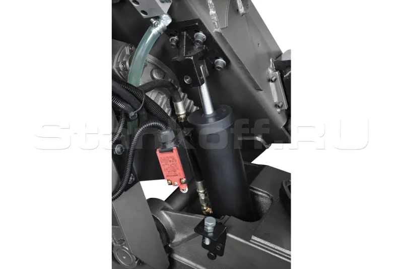 Ленточнопильный станок по металлу JET HBS-1319V