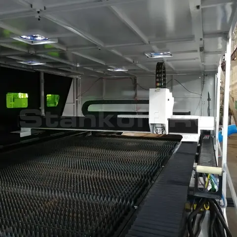 Пусконаладка оптоволоконного лазерного станка с защитной кабиной XTC-2560GP/12000 Raycus в Армении