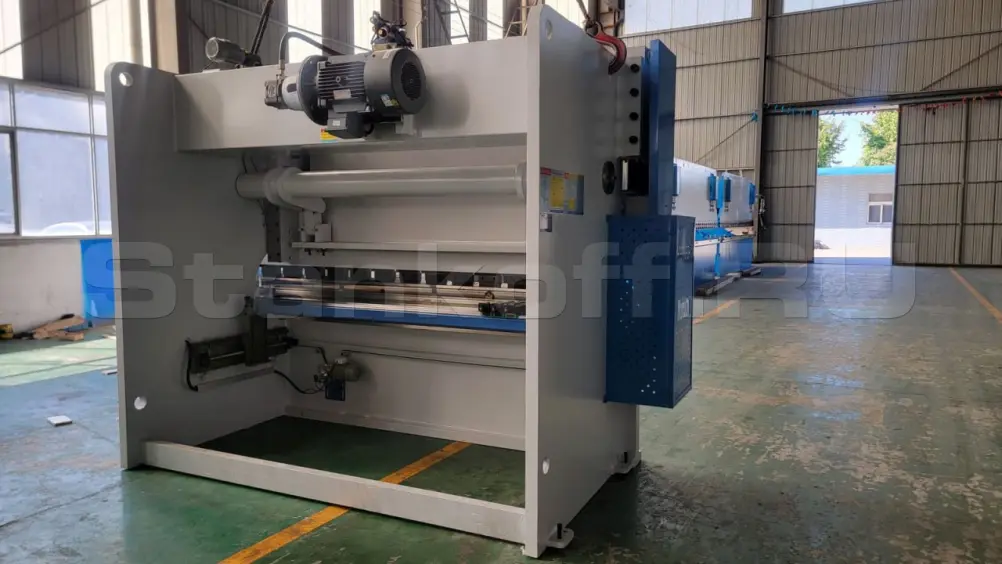 Пусконаладка гидравлического листогибочного пресса MetalTec HBM 200/3200 E22 в Ростовской области