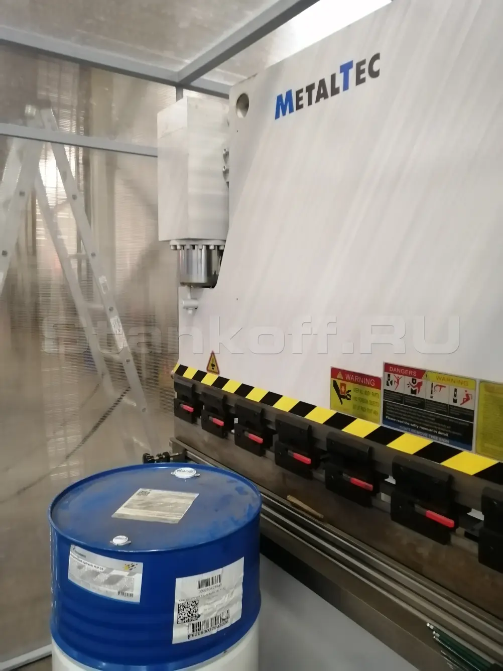 Гидравлический листогибочный пресс MetalTec HBM 125/2500 E22