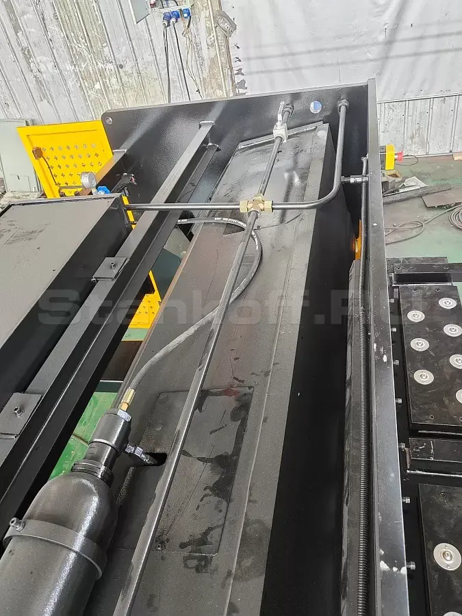 Гидравлическая гильотина HSB 2500x12