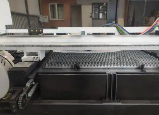 Оптоволоконный лазер в кабине для листов и труб XTC-1530GT/3000 Raycus — фото 13