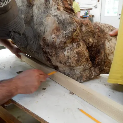 Журнальный столик из капповой плиты