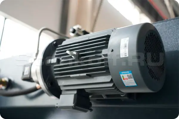 Гидравлический листогибочный пресс KRRASS WC 67K 63/2500 с ЧПУ Estun 21