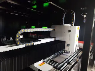 Оптоволоконный лазер в кабине для листов и труб XTC-1530GT/3000 Raycus — фото 11