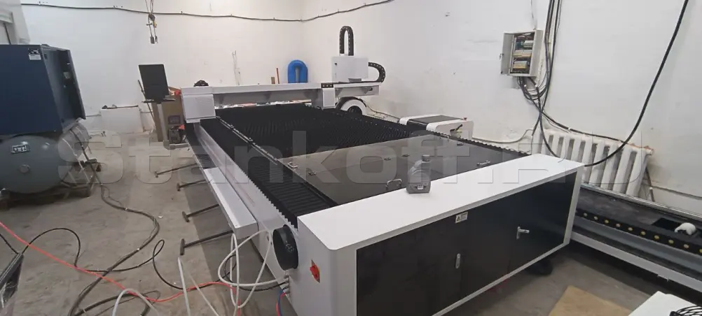Пусконаладка оптоволоконного лазерного станка для резки листов и труб XTC-1530HT/3000 Raycus в Санкт-Петербурге (Декабрь 2023)
