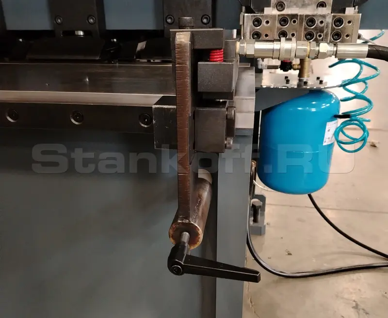Вертикальный станок для обработки V-образных канавок с ЧПУ HRK-1250x3200