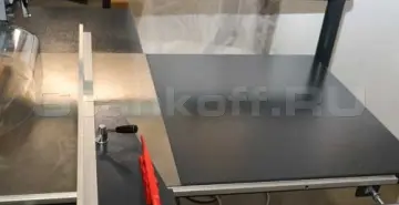 Дополнительные столы справа