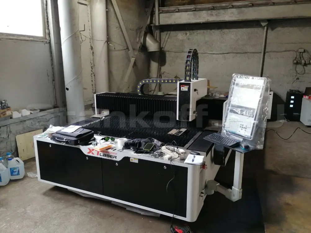 Запуск оптоволоконного лазерного станка по металлу XTC-1530H/1500 Raycus в Набережных Челнах