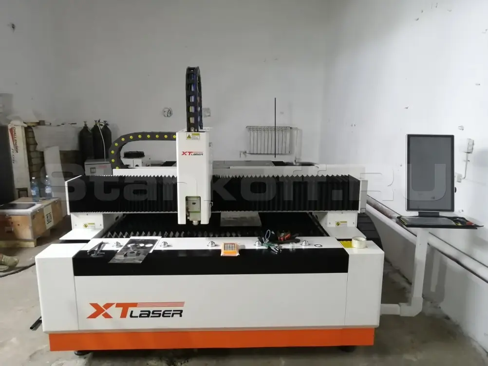 Оптоволоконный лазерный станок по металлу XTC-1530H/1500 Raycus