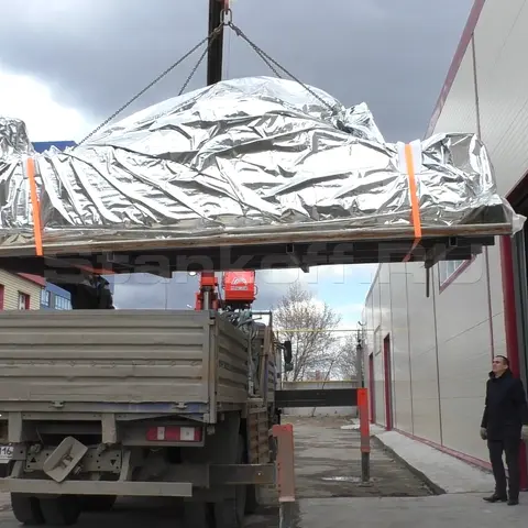 Поступление оптоволоконных лазерных станков на наш склад в Казани