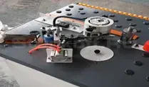 Нижнее расположение клеевой ванны
