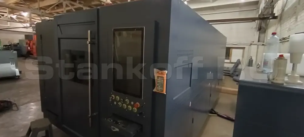 Оптоволоконный лазерный станок в защитной кабине STL-1530G/6000 Raycus