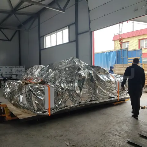 Поступление оптоволоконных лазерных станков на наш склад в Казани