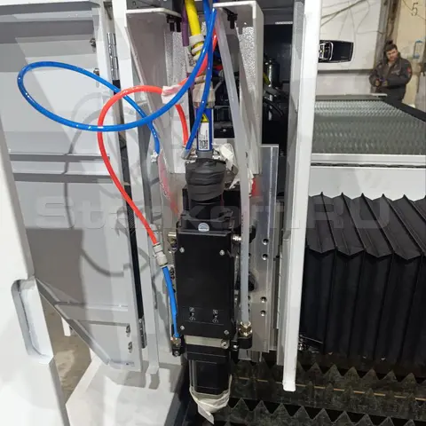 Пусконаладка оптоволоконного лазерного станка для резки металла XTC-1560H/6000 Raycus в Санкт-Петербурге