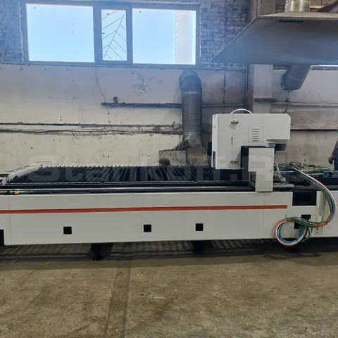 Пусконаладка оптоволоконного станка для резки металла XTC-1530H/2000 Raycus в Казани (июль 2024)