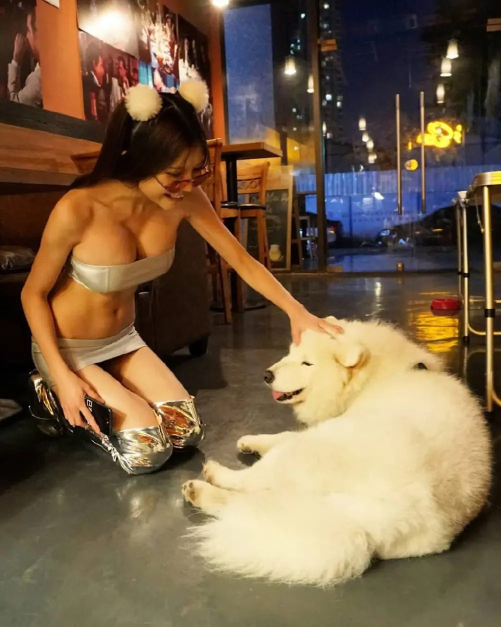 Наоми Ву также известная как Sexy Cyborg — мастер по DIY проектам и видеоблогер из Китая