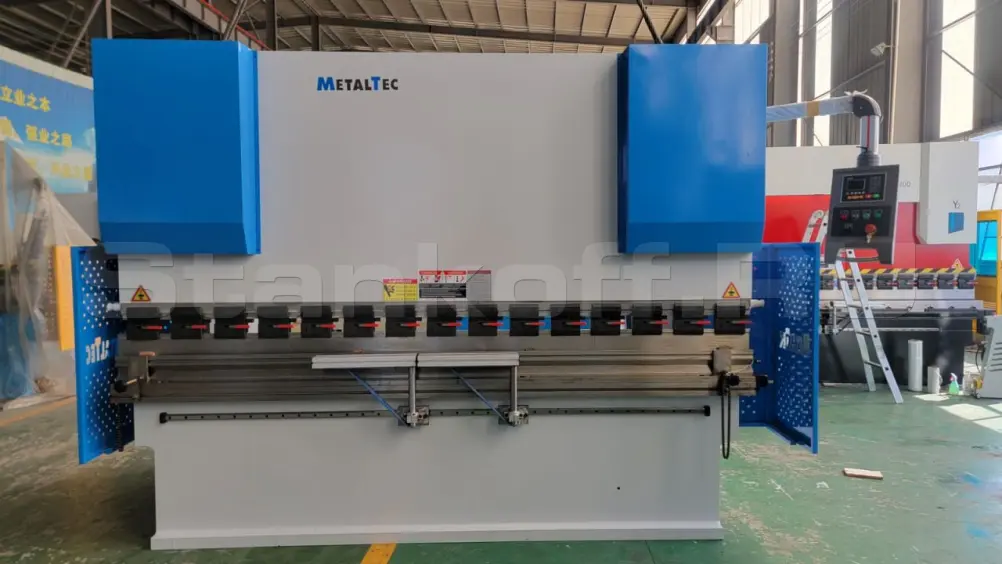 Гидравлический листогибочный пресс MetalTec HBM 200/3200 E22