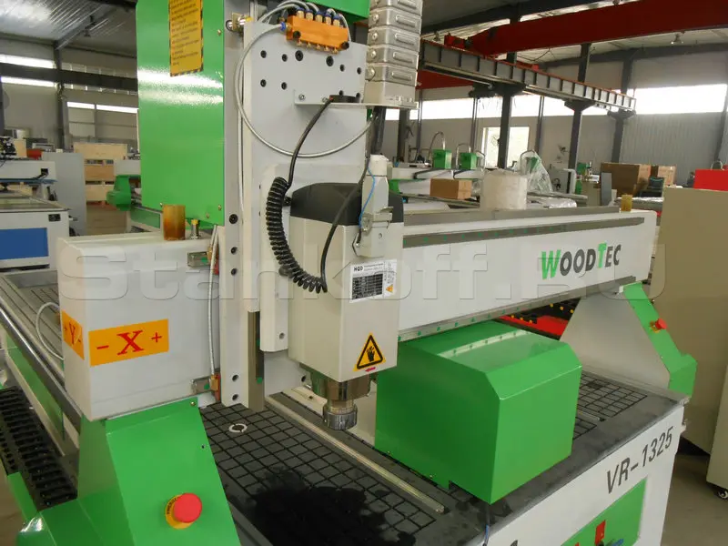 Фрезерно-гравировальный станок с ЧПУ WoodTec VR-1325