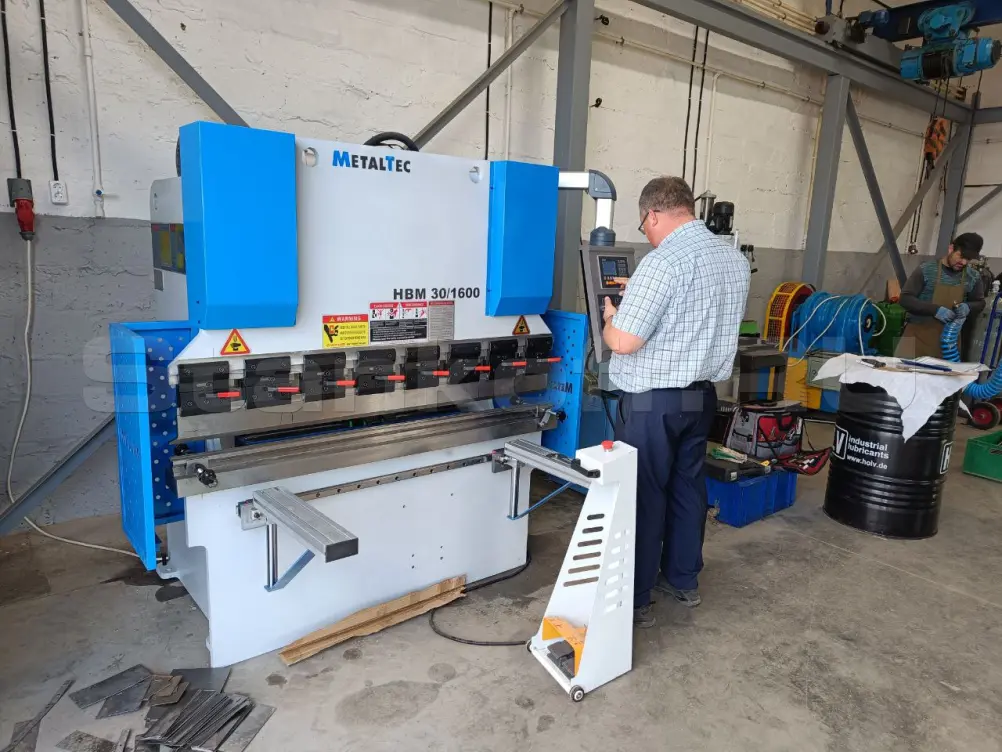 Пусконаладка гидравлического листогибочного пресса MetalTec HBM 30/1600 E22 в Набережных Челнах
