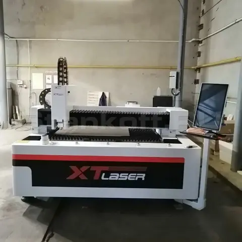 Оптоволоконный лазерный станок по металлу XTC-1530H/1500 Raycus