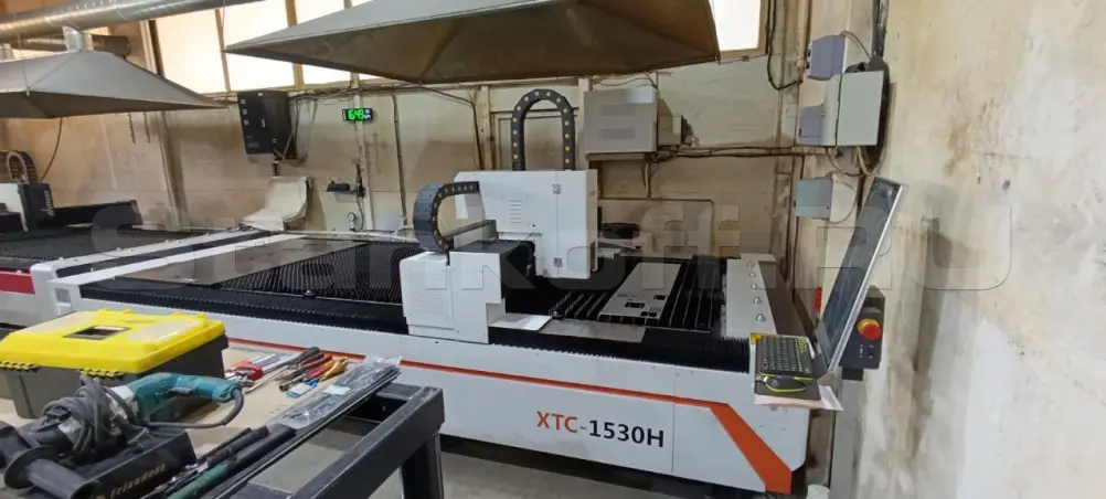 Оптоволоконный станок для резки металла XTC-1530H/3000 Raycus