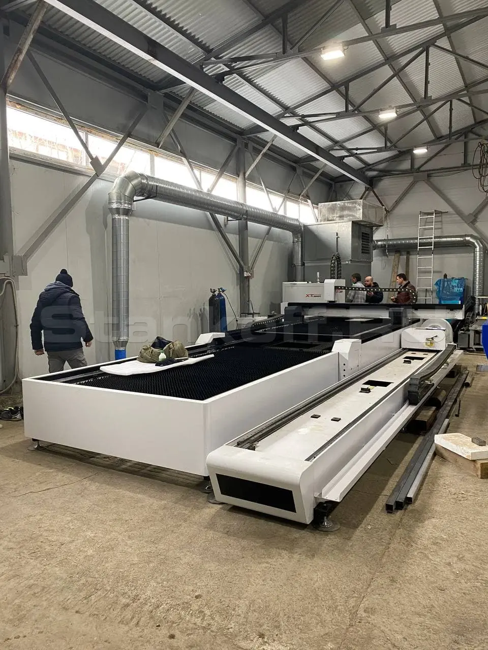 Пусконаладка оптоволоконного лазера для листов и труб XTC-HET 6015/1500 Raycus
