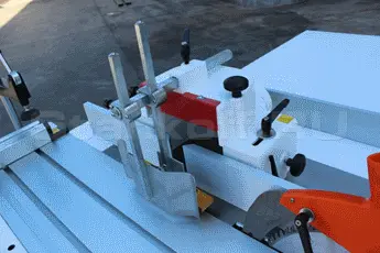 Прижимное устройство 