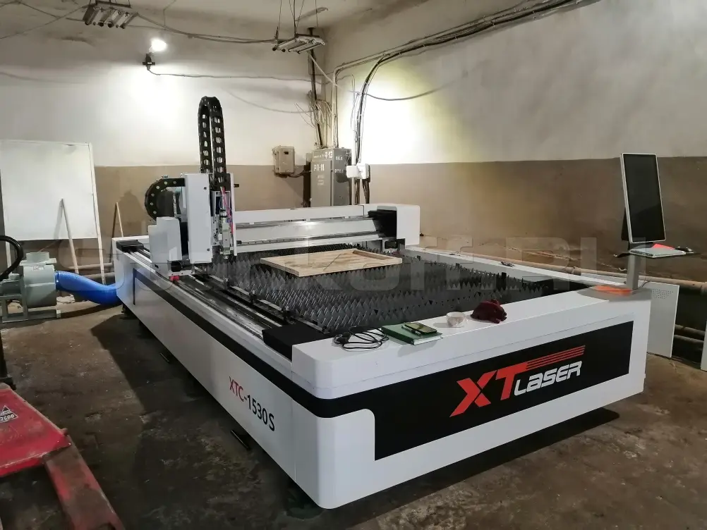 Поставка и пусконаладка оптоволоконного лазерного станка по металлу XTC-1530H/1500 Raycus в Таганроге