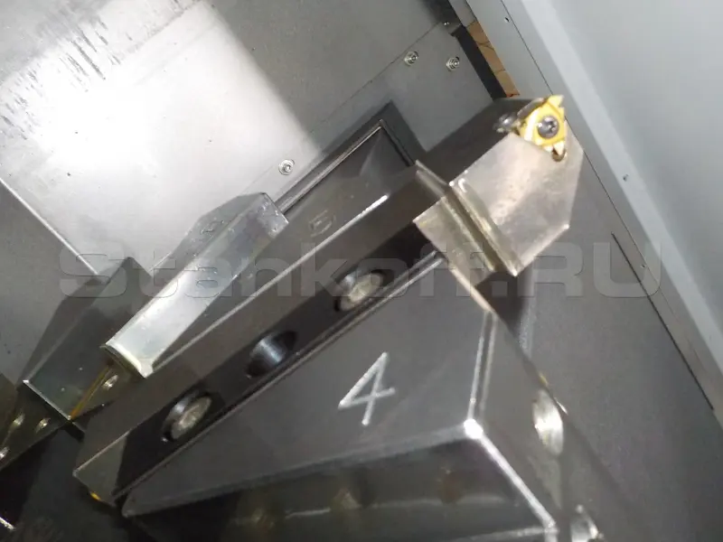 Токарный станок с ЧПУ FCL-2504
