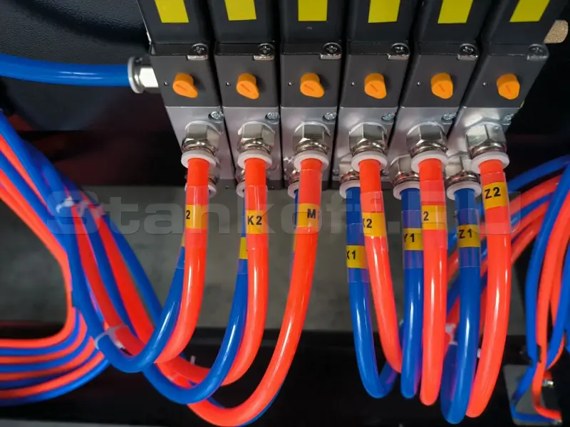 Оптоволоконный труборез с горизонтальным креплением XTC-TK240-6/3000 Raycus
