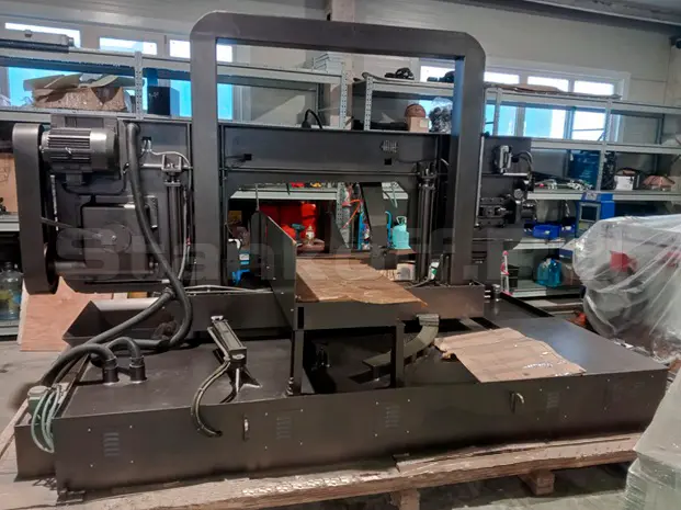 Полуавтоматический ленточнопильный станок с поворотной рамой LSZ5550-NLAST0