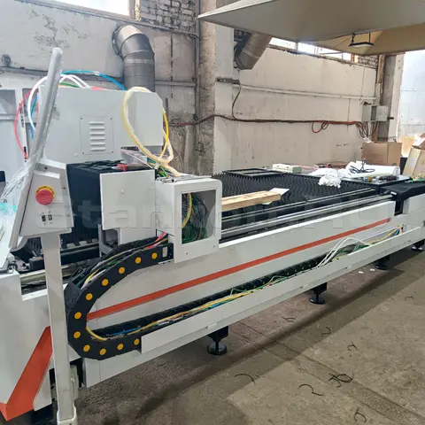 Пусконаладка оптоволоконного станка для резки металла XTC-1530H/2000 Raycus в Казани (июль 2024)