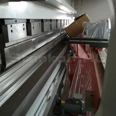 Запуск гидравлического листогибочного пресса КМТ КРВ-P 125-3200 в Набережных Челнах