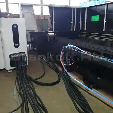 Пусконаладка оптоволоконного лазерного станка с защитной кабиной XTC-2560GP/12000 Raycus в Армении