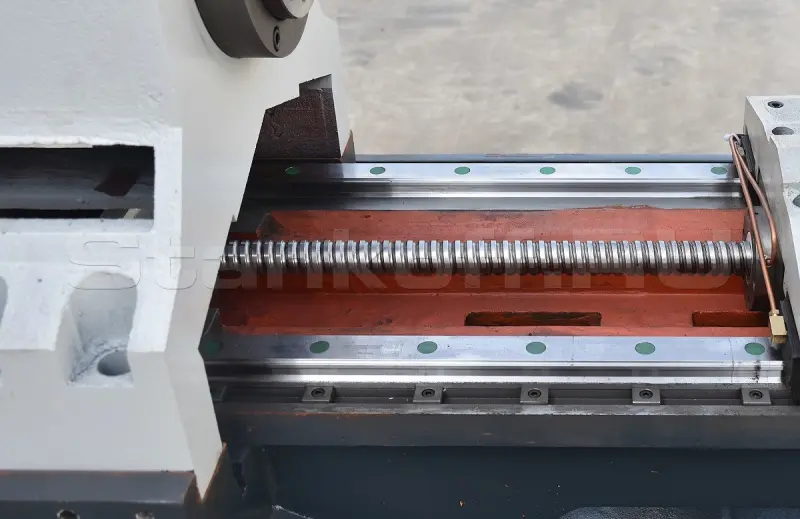 Токарный станок c ЧПУ с горизонтальной станиной MetalTec CK 35x400 PROM+
