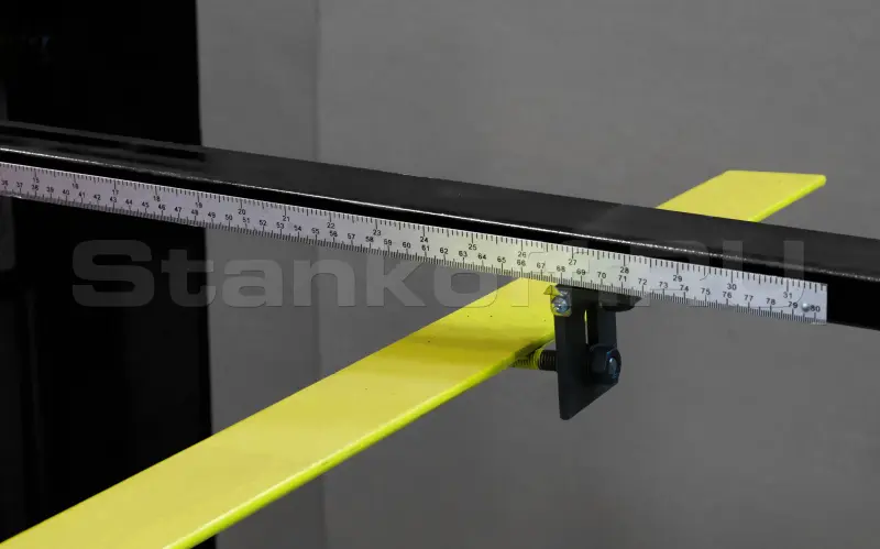 Гильотина ножная для резки металла Q01-1.2x2500B